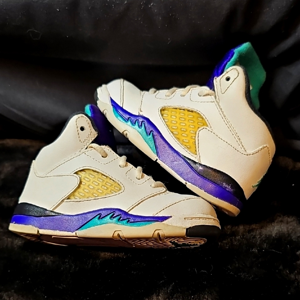 Size 6c- 307. Jordan 5 Retro Td Grape